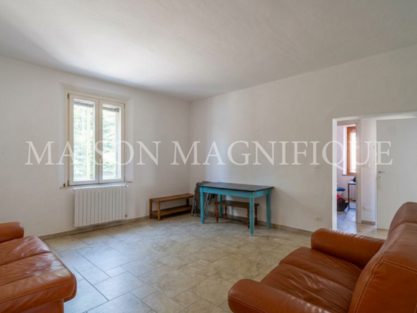 QUADRILOCALE CON POSTO AUTO PRIVATO