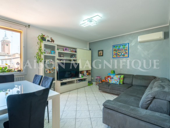 Moderno ed elegante appartamento con vista campanile